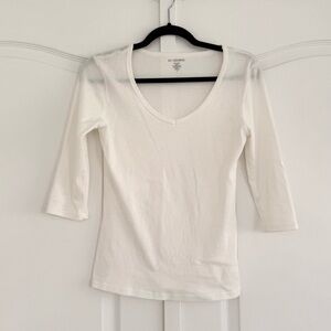 NEW Brandy Melville Josephine 3/4 Sleeve V-Neck Tee